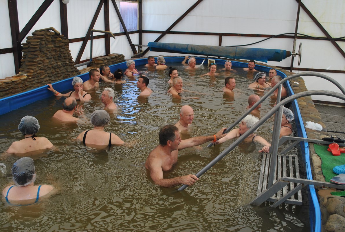 купание в термальной воде Велятина, квартиру в Львове 